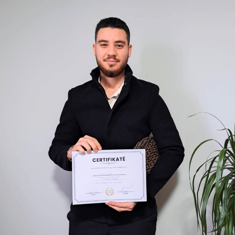 Kursant i kursit Full-Stack Development